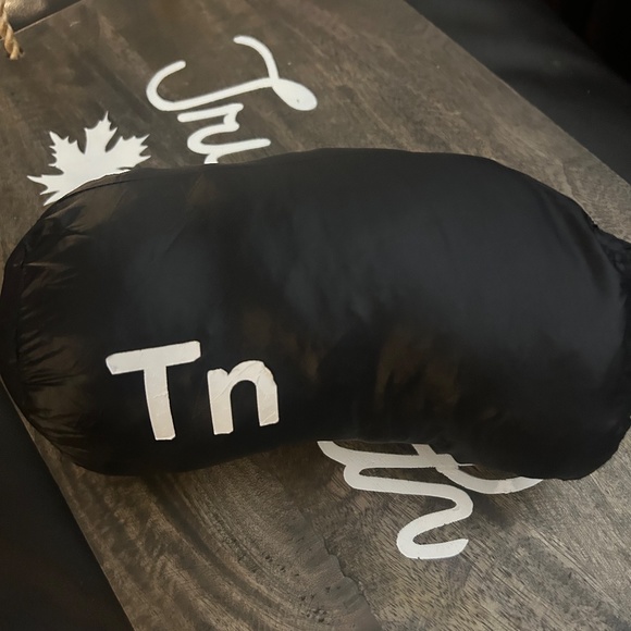 Aritzia TNA superlight packable - Picture 2 of 3